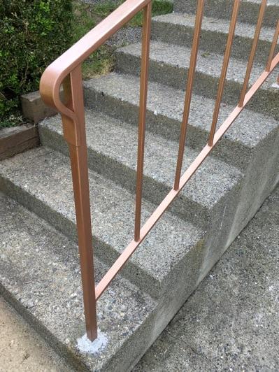 Guardrail balusters/spindles are spaced further than the maximum 4