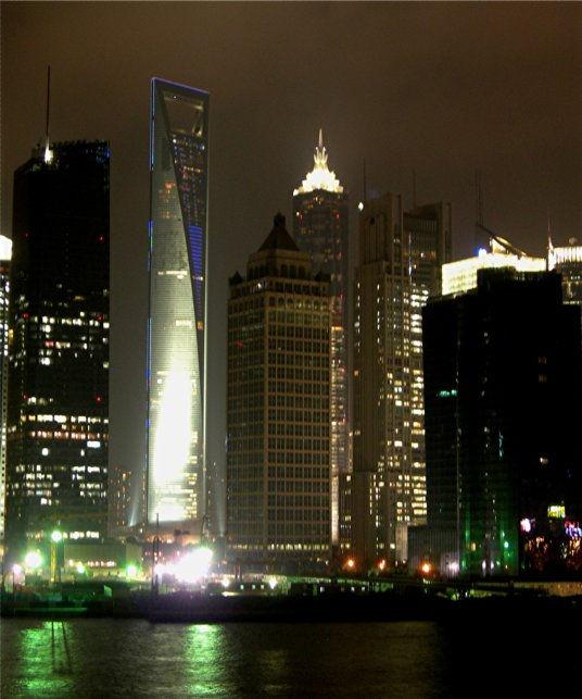 In the evening we were treated to a magnificent light show as the buildings in the Pudong district across the river from
