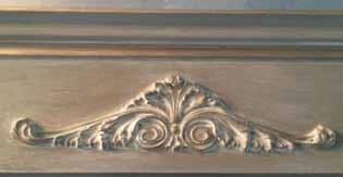 PEDIMENTS Photo Paint Passion Pediments fit well on both large furniture and frames.