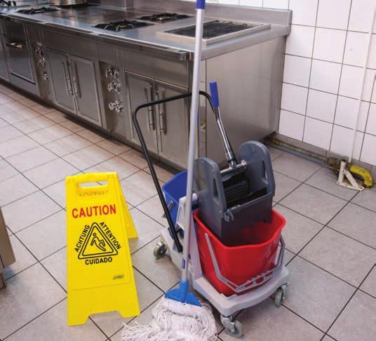 SINGLE BUCKET & WRINGER 20 L Small footprint - maximized cleaning