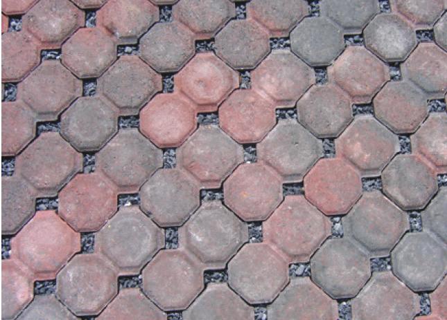Permeable Hardscapes: Permeable hardscapes are a more environmentally-friendly option for driveways and sidewalks in comparison to traditional pavement options, such as asphalt or concrete.