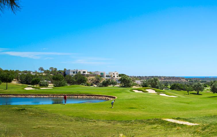 LAS COLINAS Las Golf & Country Club is an exclusive residential complex with low housing density and built around an award winning 18-hole golf course.