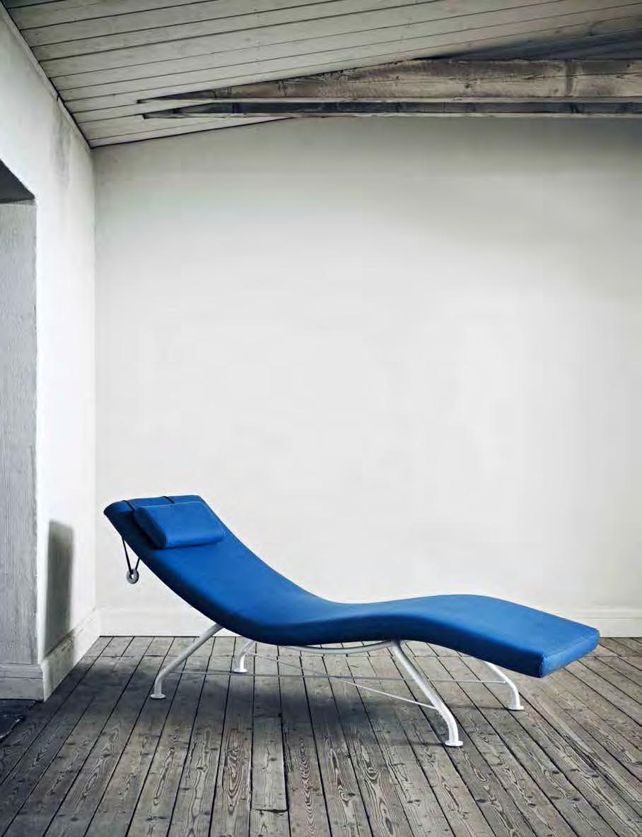 SENSE AN ELEGANT SCULPTURE SENSE IS A FIRST CLASS LOUNGE CHAIR WITH STYLISH LINES. MODERN AND MINIMALISTIC AND AT THE SAME TIME COMFORTABLE AND RELAXING.