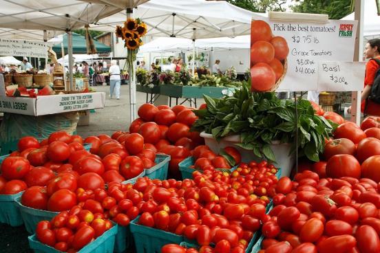 Types and Characteristics of Direct Market Farms Farm stands and retail markets