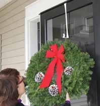 4 HOLIDAY EVERGREENS AND ACCESSORIES EZ Wreath Hanger The EZ Hanger i a fat and eay way to diplay your wreath or pray.