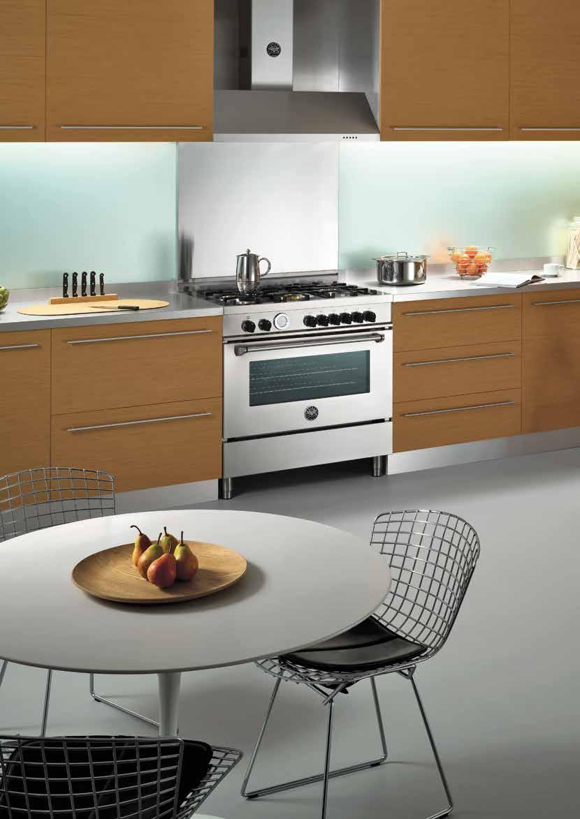 Range cookers are available in 100 cm, 90 cm and 60 cm widths and in three matt colours. Electric oven models have convection and non-convection functions.