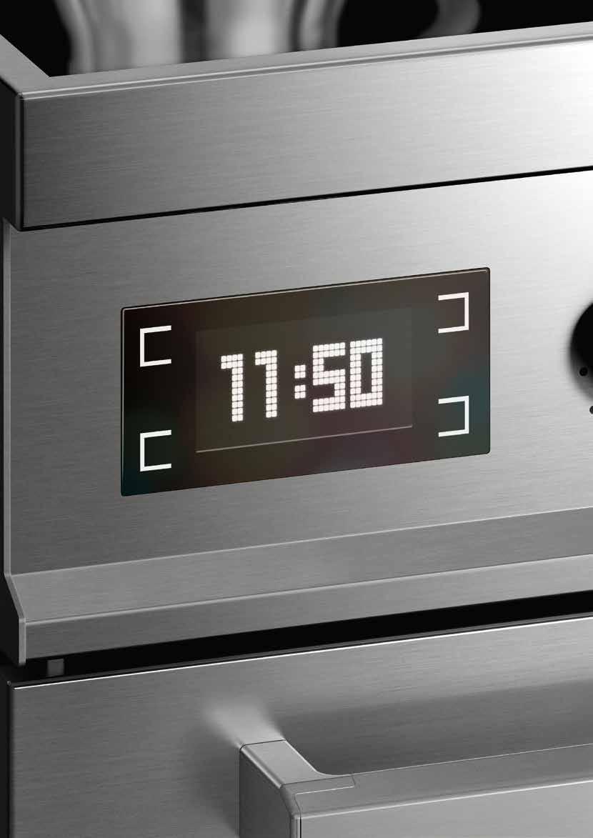 12 13 Electric ovens Bertazzoni range cookers are also available with electric ovens. Oven functions are operated electronically, giving precise control between 40 C and 250 C.