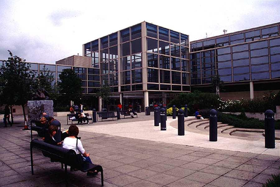 Milton Keynes town centre - the shopping mall model of a town center in a