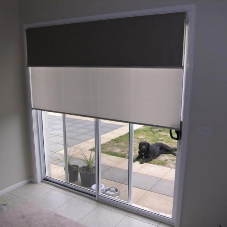 Double Roller Blinds Get the best of both worlds, by combining a blockout blind on the outside with a Sunscreen or translucent blind on the inside.