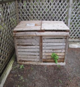 Here is a sample of some of the many types of composts that can be used: Converted Garbage Can By simply puncturing holes in a metal or plastic garbage can, you can create a bin.