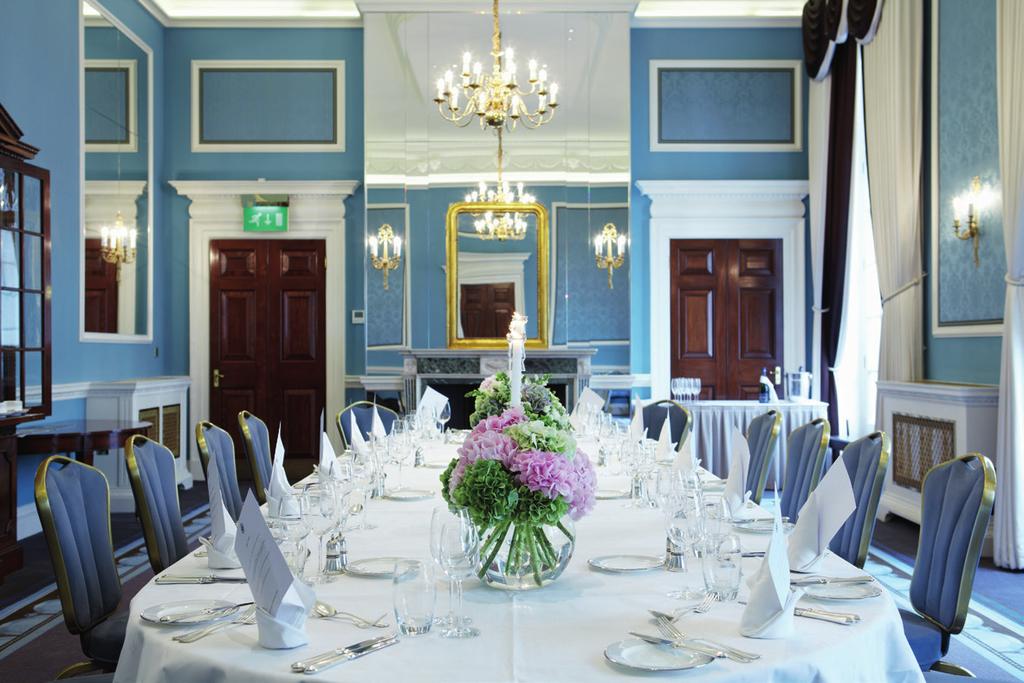 St James s Room Overlooking Pall Mall, the St James s Room is a medium-sized banqueting room and newly refurbished resulting in the most modern décor of our Pall Mall banqueting rooms.