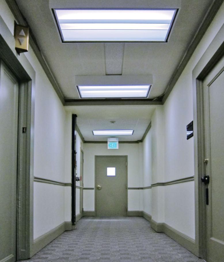 CASE STUDY: ADAPTIVE CORRIDOR LIGHTING Latham Square (Oakland, CA) In January 2012, CLTC installed adaptive (bi-level) lighting controls on 12 floors of the