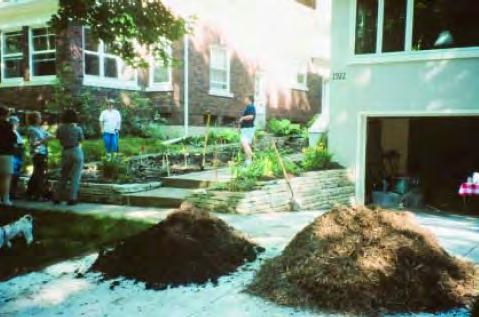 Maintenance 3 mulch to keep soil in place Lighter mulches (pine bark, wood chips and straw) will float in water and may be washed to the