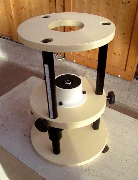 a b Figure 2 In-air Measurement Jig (a); Jig in Use (b) 5.2 Soil Test Box In order to measure the capability for detecting targets in soil, a soil-filled non-metallic box 1m 1m 0.5m deep was used.
