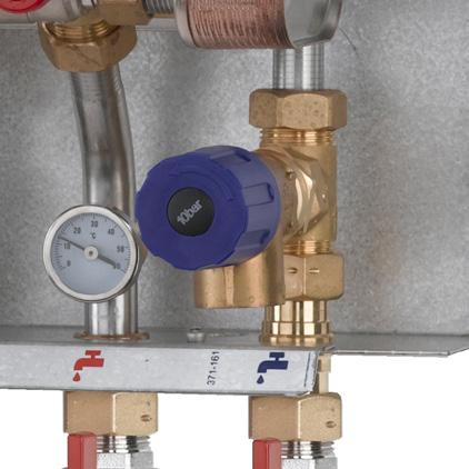 8 including the filter (F) on the controller, see the photo to the right), all pipe connections must be tightened and the safety valve (pos. 5) must be function tested by turning the lever.