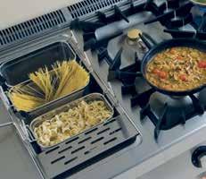 AUTOMATIC AND PROGRAMMABLE LIFTING BASKETS SYSTEM The automatic lifting and programmable basket system ensures the cooking cycle can be repeated, guaranteeing the same, high quality of food