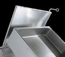 The cooking surface made of mild steel is particularly suited to dry cooking or frying with just a drop of oil.
