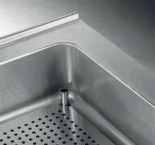 BAIN-MARIE NEUTRAL TOPS SINK TOP BAIN-MARIE The work surface is made of 2 mm thick, stainless steel, moulded in a single piece with smooth, rounded corners.