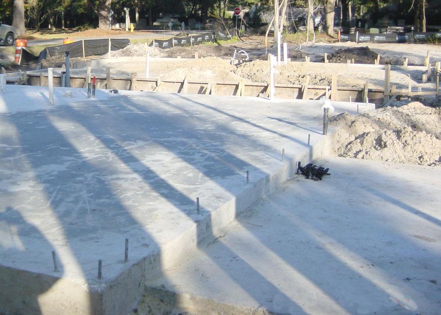 Coastal Habitats Case Study 3 1 2 3 Building Enclosure Roof: Unvented ufoundation: 4 monolithic slab with turned-down edges poured over a 6-mil polyethylene vapor barrier over compacted stone/sand;