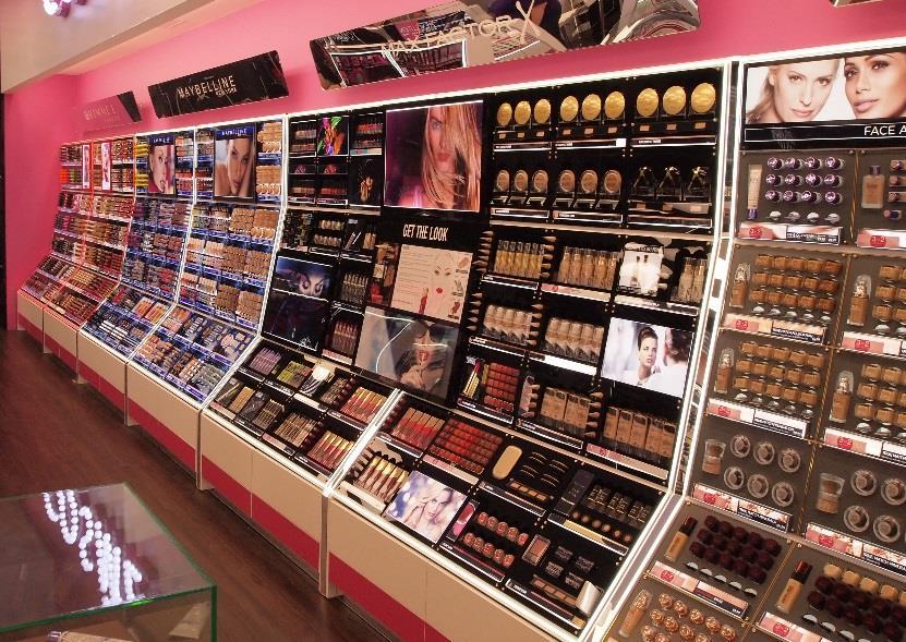 THE BEAUTY STUDIO BY SUPERDRUG Challenge: Create a new store format that provides a seamless flow between products on sale and