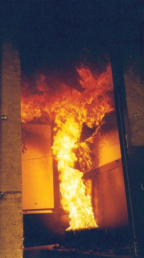 FIRESTARR Tested 80 products (structural, furniture and electrical) to standard small-scale fire tests Also performed large-scale tests on 30 wall & ceiling linings, seats & bedding and electro