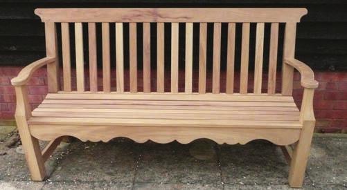 THE OXFORD BENCH The Oxford Bench is intended to be the perfect complement to our planter range.