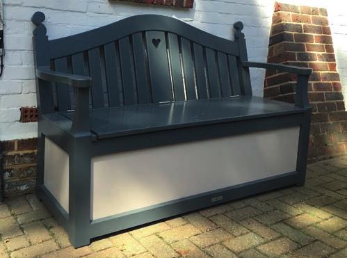 THE NEWPORT BENCH Based on an original design from the early 1900s the Newport Storage Bench combines traditional style with practicability and convenience.