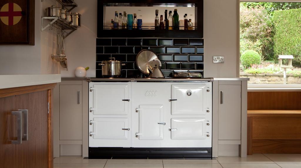 THE ELECTRIC RANGE COOKER Enjoy the best of both with classic cast iron construction, heavy duty ovens, beautiful enamelling and the reassurance of a traditional range cooker combined with the