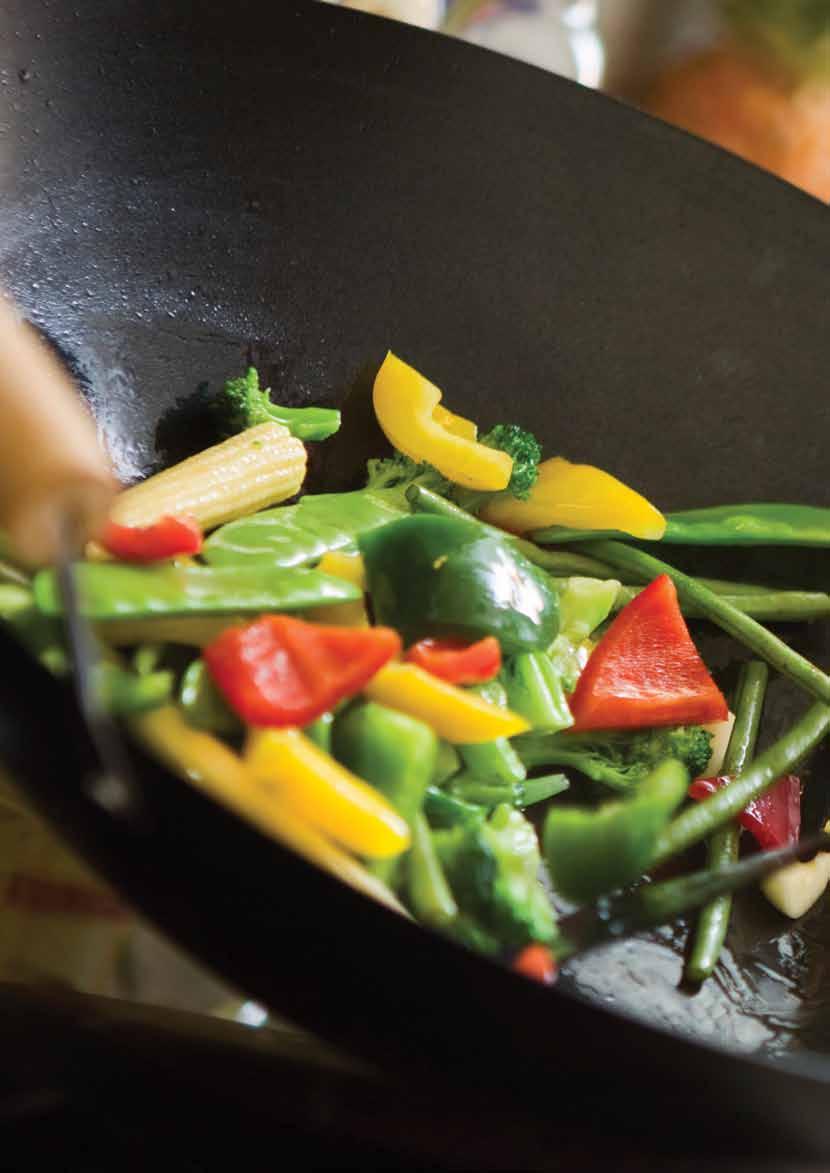 models only Ceramic cooktop As an alternative to a gas cooktop, the ceramic cooktop offers versatility with expandable and dual cooking zones, and an easy to clean cooking surface.