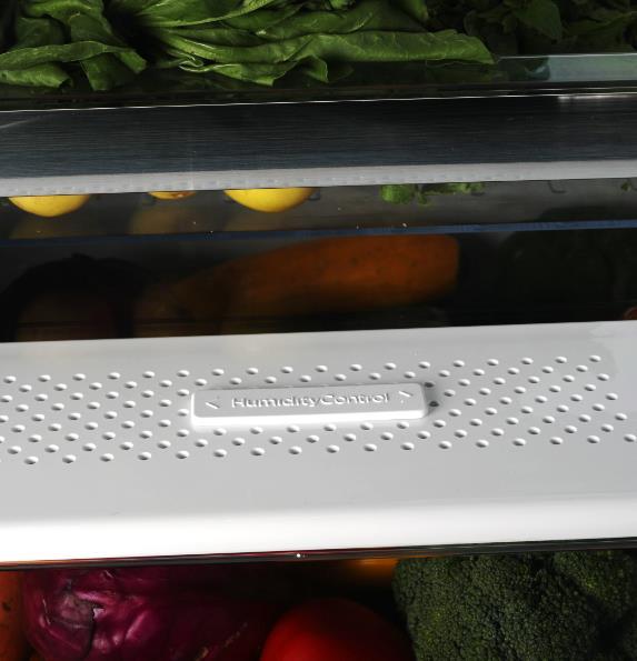The fruits and vegetables that you store in the refrigerator not only requires an optimum temperature but also humidity to maintain its freshness