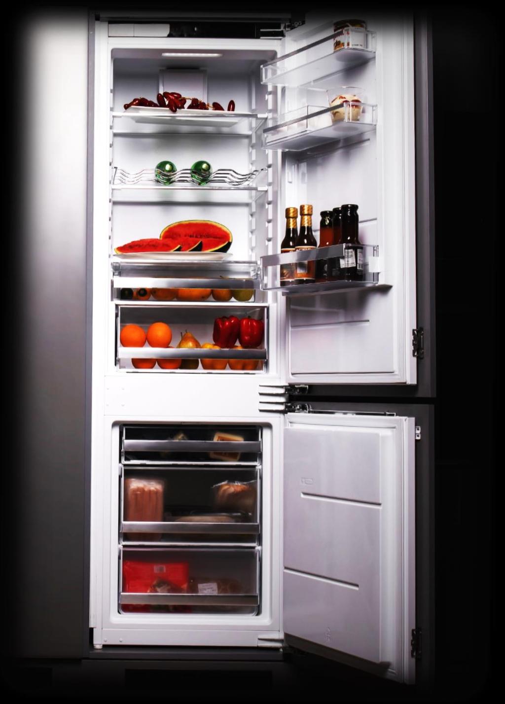 The fridge freeze combination model gives you a complete solution for your daily needs of storing food.