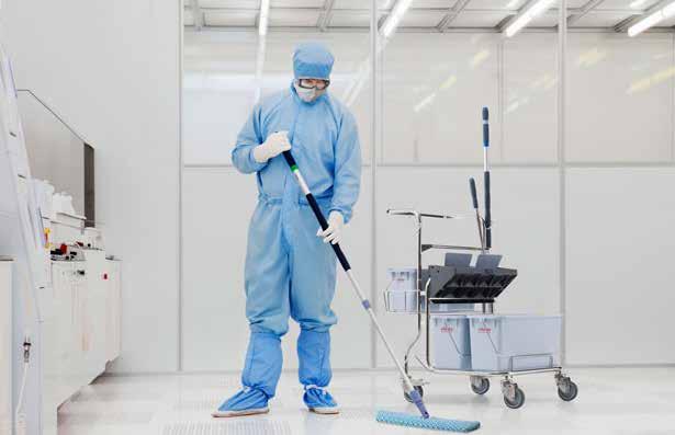 CONTROLLED ENVIRONMENT // Controlled Environment Trolleys Controlled Environment Trolleys Trolleys that meet the highest cleanroom standards The CE Trolley range has been specifically designed and