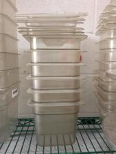 150 (6)Poly food containers with lids 1/6
