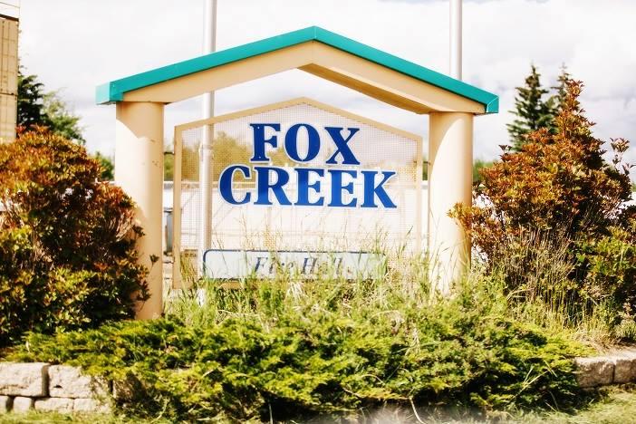 Communities in Bloom Town of Fox Creek, Alberta Dear Communities in Bloom Judges: The Town of Fox Creek is vastly growing community with a population of 2, 112 and a shadow population of over 10, 000