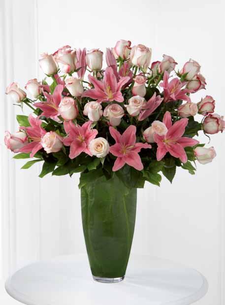 99 LX118 RP59 This elegant bouquet of green cymbidium orchids will charm the most demanding customers.