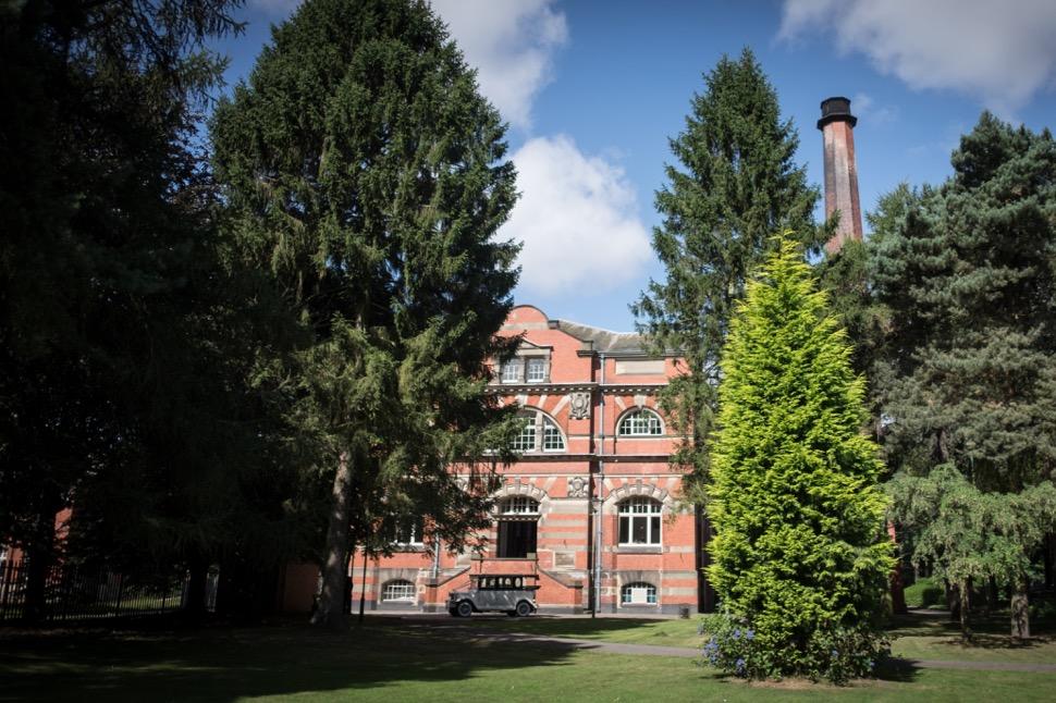 THE PUMPING HOUSE As a distinctive Grade II listed building set within the tranquillity of the evergreen Sherwood Forest, The Pumping House is a sought after local landmark.