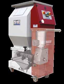 5 kw Regrind size: 4, 5 or 7 mm JUNIOR 3 Compact Cutting chamber: 240 x 467 mm Number of cutters: 3 Throughput: 30 kg/h* Motor output: 2.