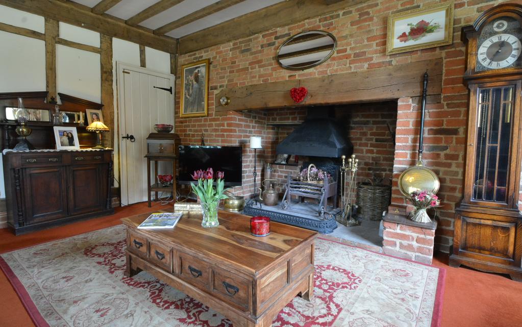 Halesworth - 7 miles Southwold - 7 miles Saxmundham - 8 miles Aldeburgh - 12 miles We are delighted to offer for sale this substantial Grade II Listed timber framed farmhouse.