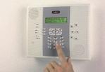 PIN code entry: Arming and disarming at the push of a button Wireless key switch: Arming and disarming in seconds Wireless keypad: Access the system from any room The wireless key-switch is used in