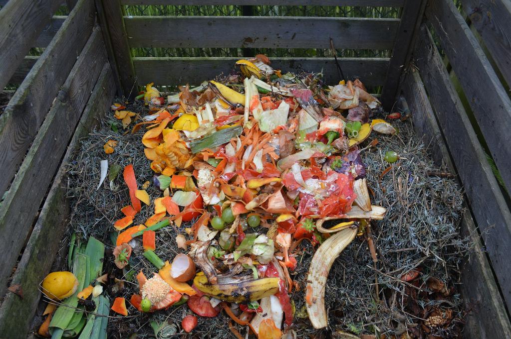 What Makes Stuff Rot How Compost Works A lesson from the New Jersey Agricultural Society Learning Through Gardening Program Note: For this lesson, the homework assignment This Homework is Garbage