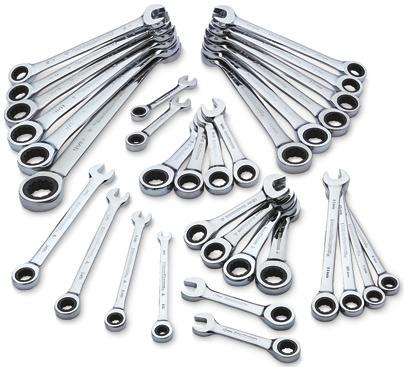 mechanic s tool set with three 75 tooth ratchets 00953311 1