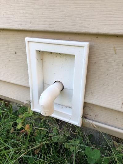 siding, recommend sealing Damaged piece of corner siding at