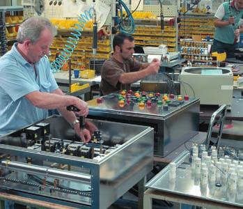 production sites worldwide that are always state-of-the-art > Experienced craftsmen, supervisors and engineers >