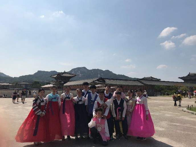 Culture Tour Gyeongbokgung Palace was the first and largest of the royal palaces built during the Joseon