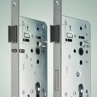 25 follower action with springing suitable for high frequency applications and double turn throw operation for 20mm deadbolt throw. Briton 5500 Series Grade 316 stainless steel single piece forend.