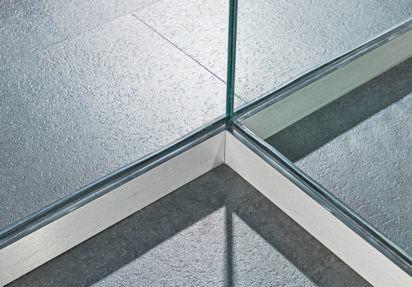 (BU): Profiles for fixed glass panels are available