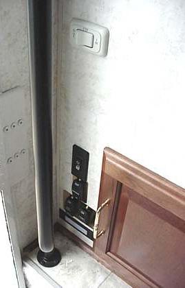 SECTION 2 DRIVING YOUR MOTOR HOME Step Switch Power Switch is On or Off.