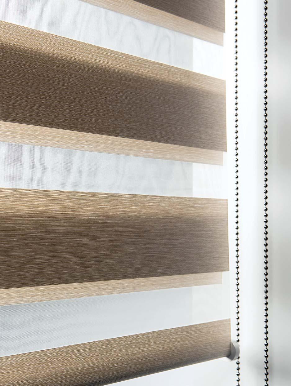 Stripes Roller blind in elegant fabrics for complete light control in countless