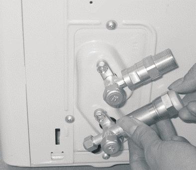 NOTE: To distinguish the connectors to be connected to the indoor unit and outdoor unit, the connectors of the refrigerant pipe