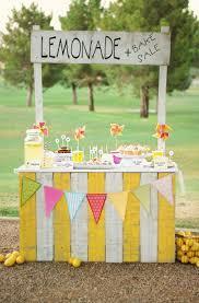 Outside Center Set Up s Sensory and Dramatic Play: Slice lemons and limes and give each child a slice to smell and taste. Set up a pretend lemonade stand.